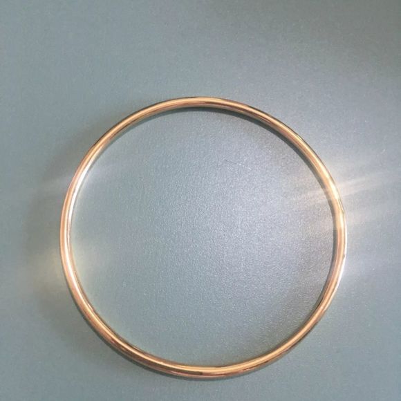🌟 Luxury 18k Gold-Filled Round Bangle Bracelet 🌟 - Picture 3 of 8